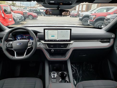 New 2026 Ford Explorer ST-Line w/ ST-Line Street Pack image 13
