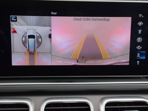 Certified 2022 Mercedes-Benz GLS 450 4MATIC image 30