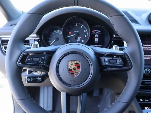 Certified 2026 Porsche Macan AWD/4WD image 27