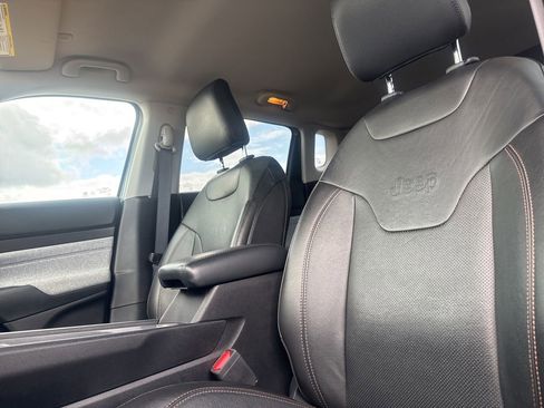 Used 2022 Jeep Compass Latitude AWD/4WD image 37