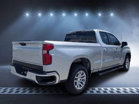 Used 2020 Chevrolet Silverado 1500 LT image 3