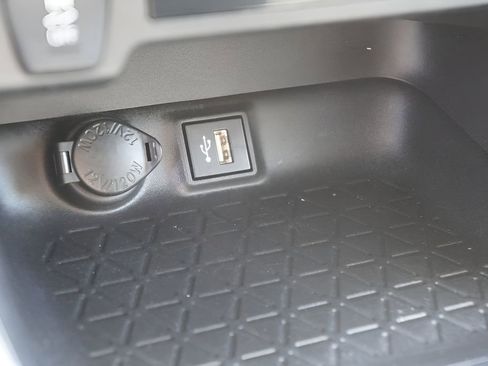 Used 2024 Toyota RAV4 LE AWD/4WD image 25