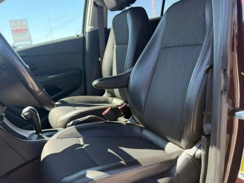 Used 2022 Chevrolet Trax LT w/ Driver Confidence Package AWD/4WD image 13