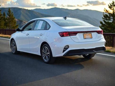 Used 2024 Kia Forte LXS image 5