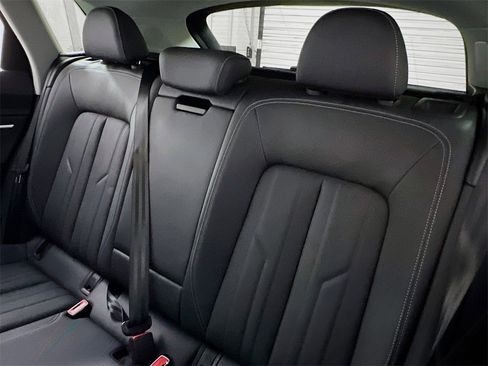 Certified 2022 Audi e-tron Premium Plus w/ Premium Plus Package image 23