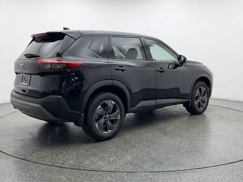 Used 2025 Nissan Rogue SV AWD/4WD image 9