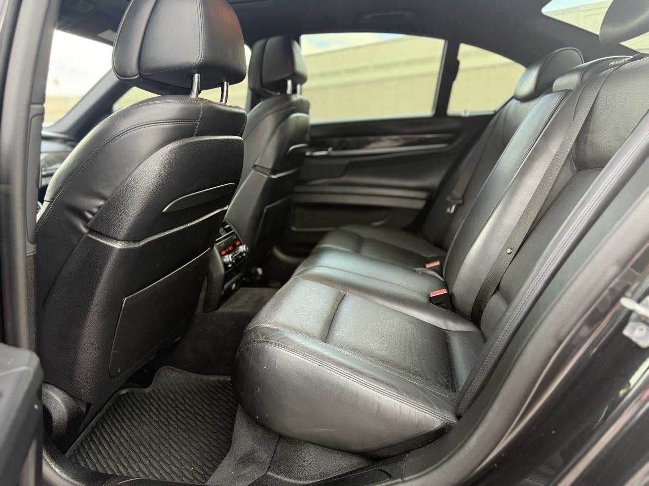 Used 2015 BMW 740i RWD image 38
