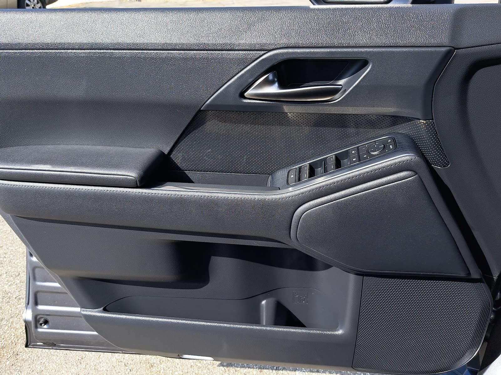 Used 2024 Lexus GX 550 w/ Cold Area Package AWD/4WD image 30
