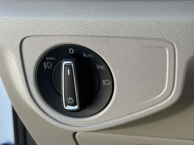 Used 2019 Volkswagen Atlas SE FWD image 12