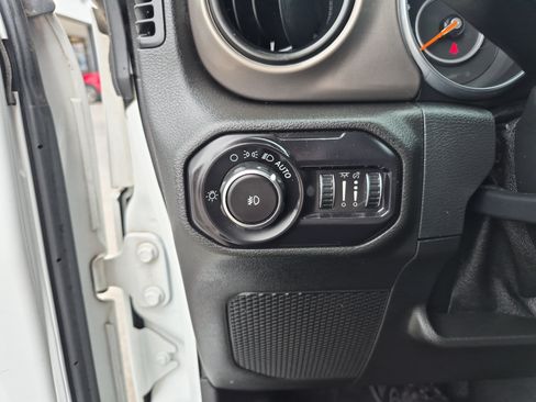 Used 2018 Jeep Wrangler Unlimited Sport S AWD/4WD image 21