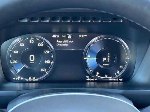 Used 2022 Volvo XC90 T8 R-Design image 27