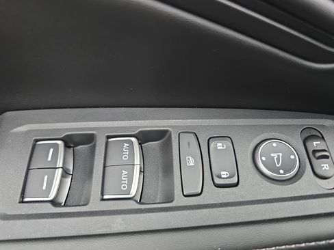 Used 2025 Honda Accord Sport image 26