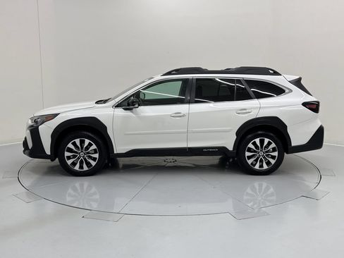 Used 2025 Subaru Outback Limited AWD/4WD image 3