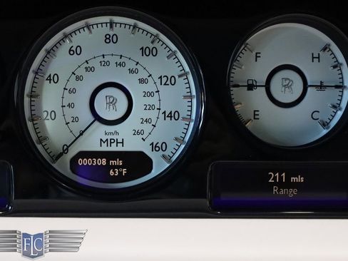 Used 2017 Rolls-Royce Phantom Drophead Coupe image 47