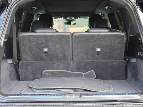 Used 2021 Mercedes-Benz GLS 450 4MATIC image 10