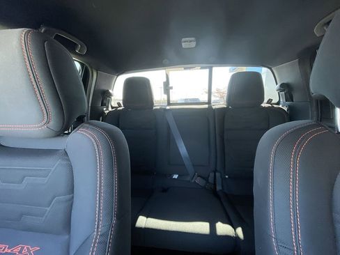 Used 2025 Nissan Frontier PRO-4X w/ Pro Convenience Package image 19