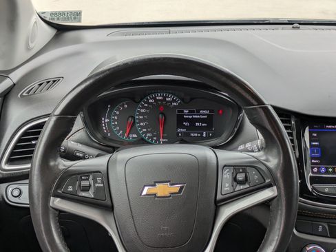 Used 2022 Chevrolet Trax LT w/ Sport Edition image 22