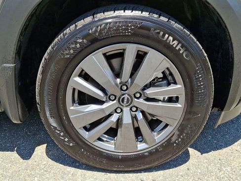 Certified 2025 Nissan Pathfinder SV w/ SV Premium Package AWD/4WD image 9