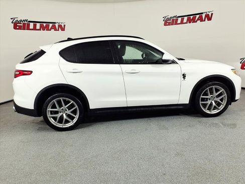 Used 2018 Alfa Romeo Stelvio Ti Sport image 4
