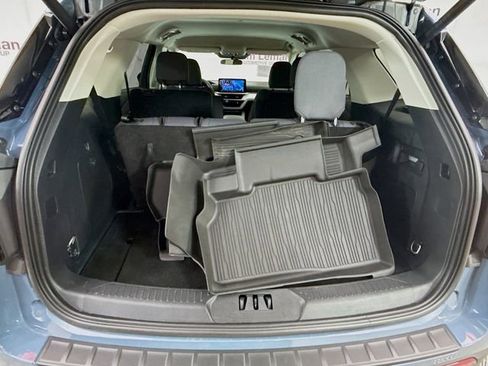 Used 2025 Ford Explorer Active AWD/4WD image 25