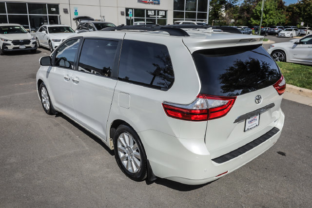 Used 2016 Toyota Sienna Limited Premium FWD image 16
