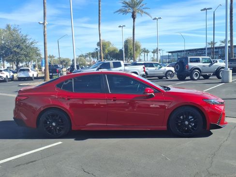 Certified 2025 Toyota Camry SE w/ Convenience Package image 3