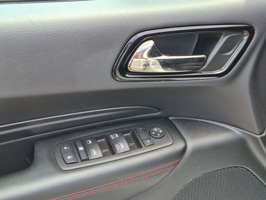 Used 2025 Dodge Durango GT AWD/4WD image 13