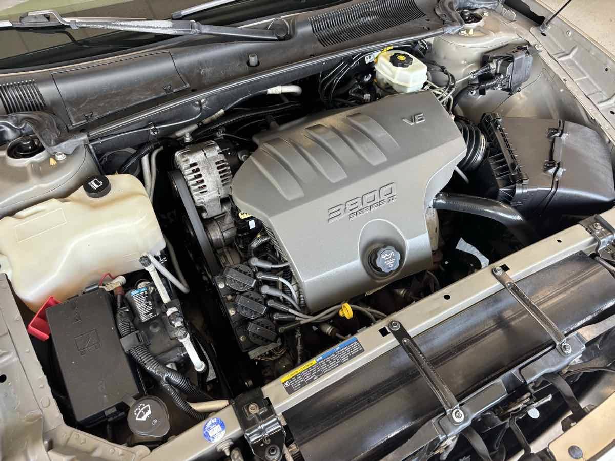 Used 2003 Buick Le Sabre Limited w/ Celebration Edition Package FWD image 25