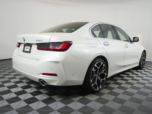 Used 2025 BMW 330i Sedan RWD image 3