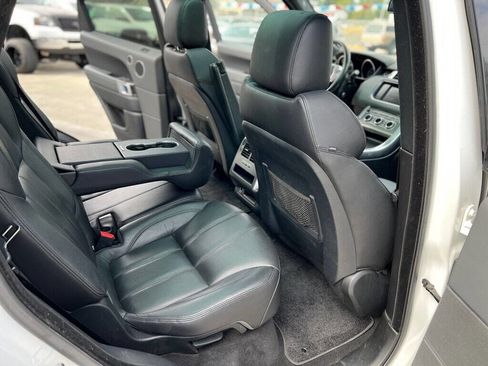 Used 2015 Land Rover Range Rover Sport SE image 24