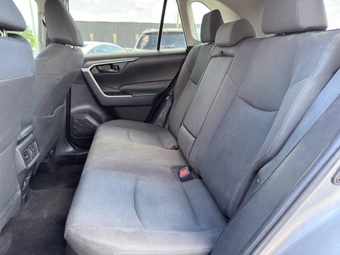 Used 2021 Toyota RAV4 LE AWD/4WD image 19