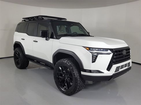 Used 2025 Lexus GX 550 image 1