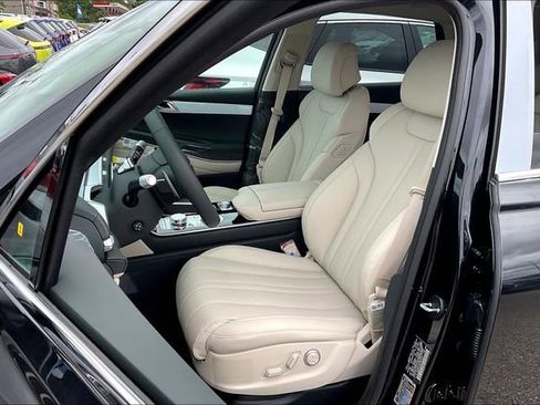 New 2025 Genesis GV80 2.5T Standard image 9