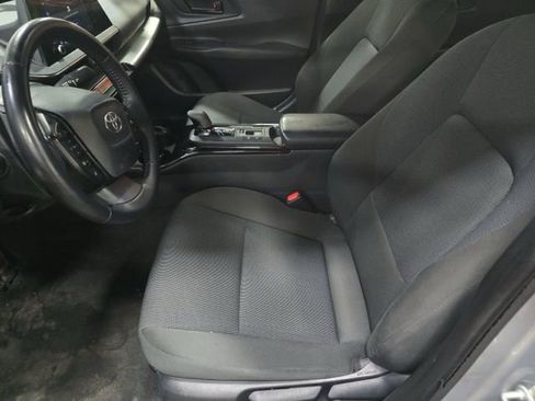 Used 2024 Toyota Prius LE image 9