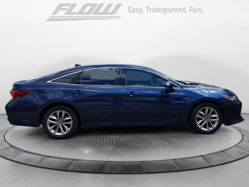 Used 2019 Toyota Avalon XLE w/ Moonroof Package FWD image 10