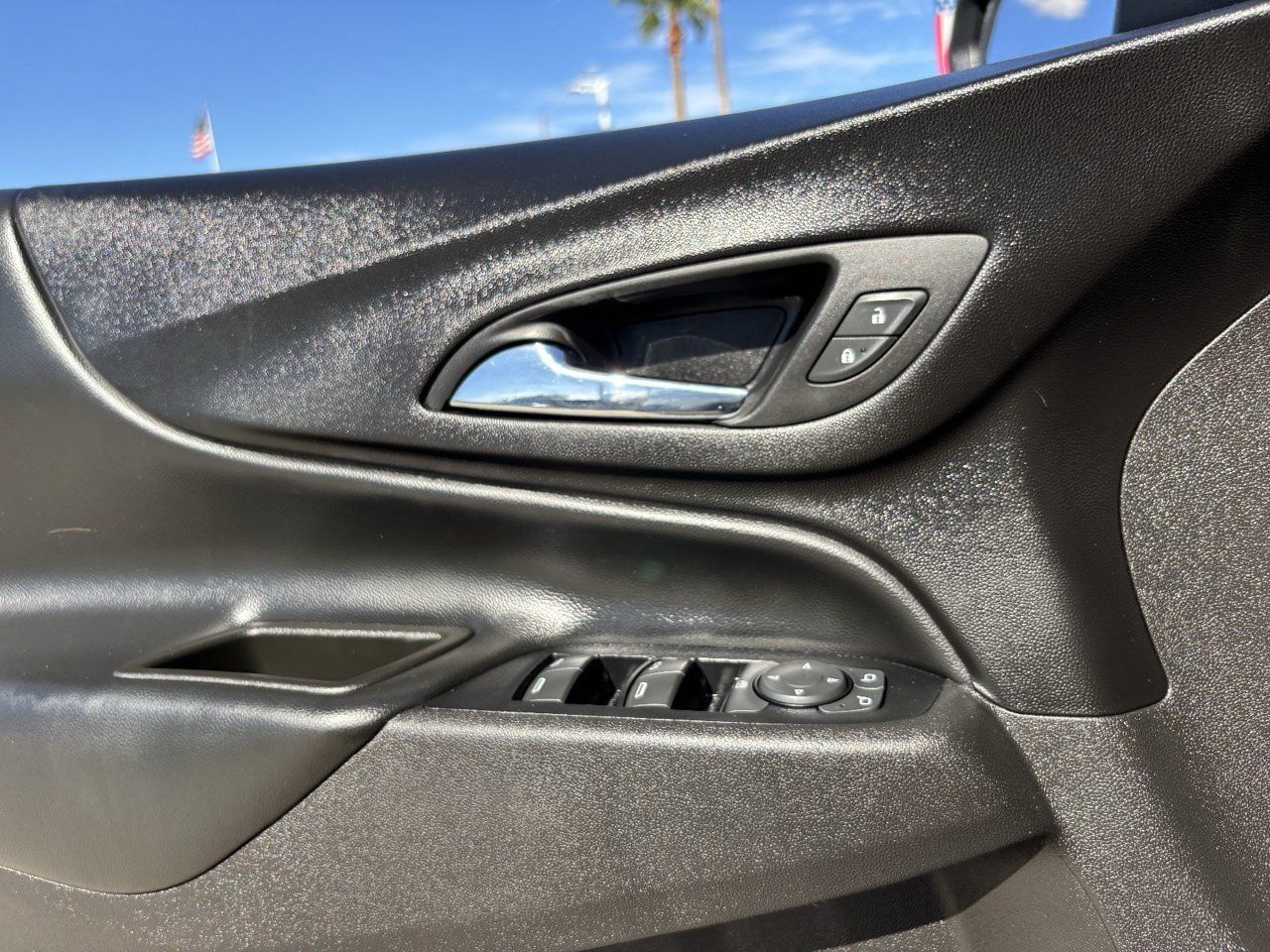 Used 2019 Chevrolet Equinox LT FWD image 19