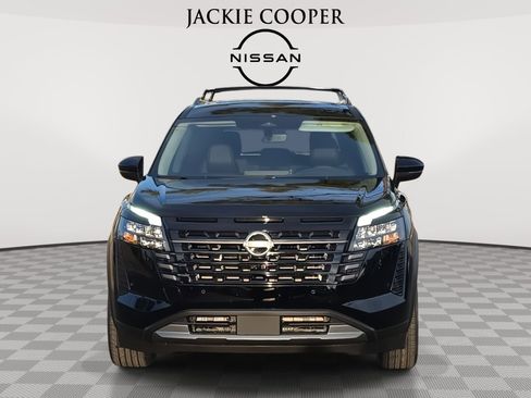 New 2026 Nissan Pathfinder SL image 2