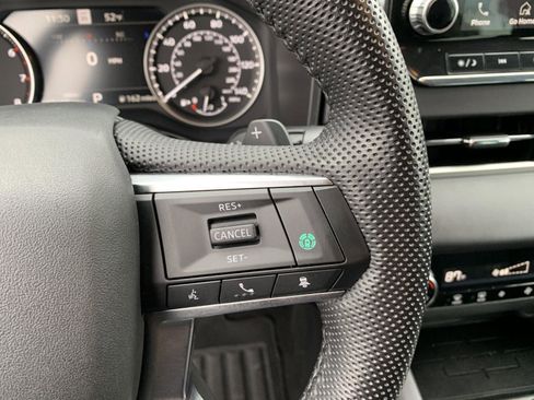 Used 2023 Mitsubishi Outlander SE image 17