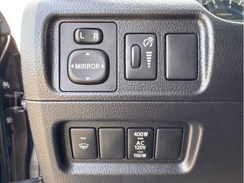 Used 2015 Toyota 4Runner SR5 AWD/4WD image 23