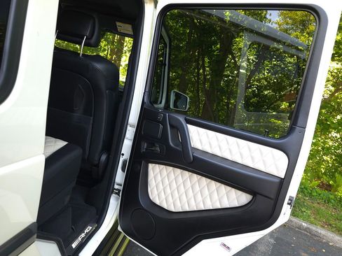 Used 2017 Mercedes-Benz G 63 AMG 4MATIC image 24
