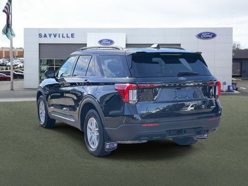 Used 2025 Ford Explorer Active image 4