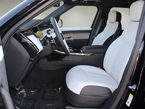 New 2025 Land Rover Range Rover Sport Dynamic SE AWD/4WD image 12