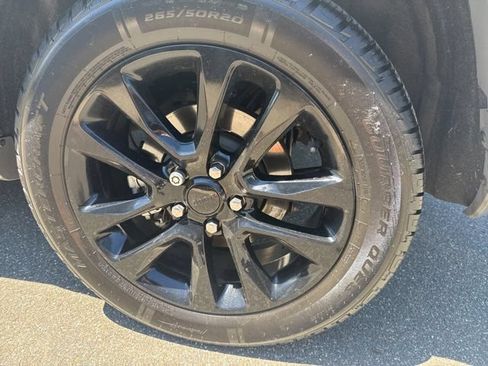 Used 2021 Jeep Grand Cherokee Laredo X AWD/4WD image 9