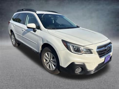 Used 2019 Subaru Outback 2.5i Premium AWD/4WD image 2