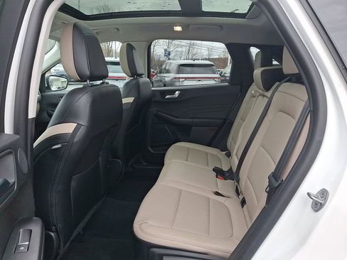 Certified 2022 Ford Escape SEL w/ Technology Package image 10