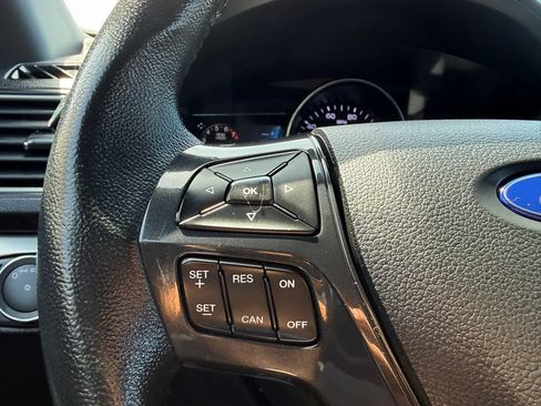 Used 2018 Ford Explorer XLT w/ Equipment Group 202A AWD/4WD image 31