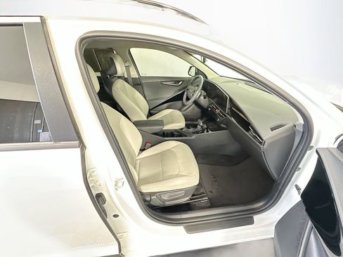 Used 2023 Kia Niro EX FWD image 27