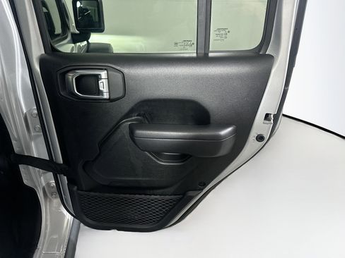Used 2024 Jeep Wrangler Unlimited Rubicon 4xe AWD/4WD image 27