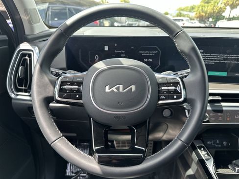 Certified 2025 Kia Sorento SX FWD image 11