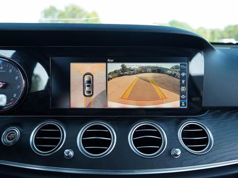 Used 2019 Mercedes-Benz E 300 image 11